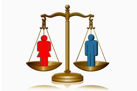 Die Grafik zeigt zwei Figuren, ein Mann und eine Frau, auf einer Waage.