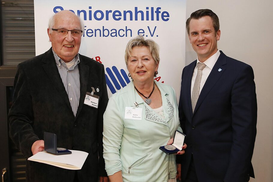 Anita Holtsche und Herbert Dünkel mit Stadtrat Dr. Felix Schwenke