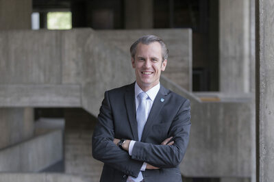 Porträtfoto des Oberbürgermeisters Dr. Felix Schwenke