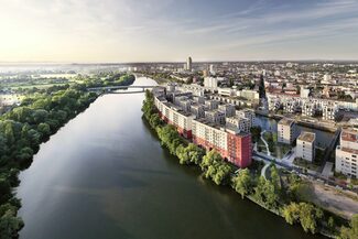 Blick von oben auf das neue Stadtviertel Hafen und den Main in Offenbach.