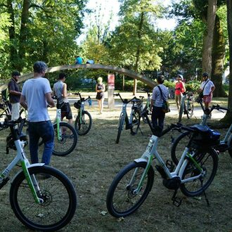 Teilnehmer der eMobil-Sommertour im Dreieichpark