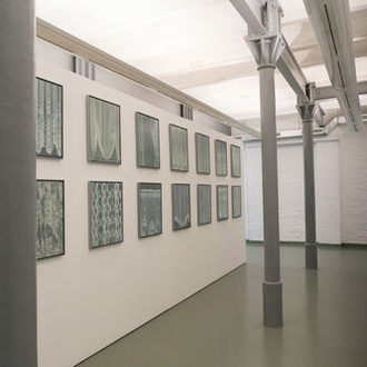 Industriehalle, Ausstellung "48 Burkas" von Hagen Bonifer
