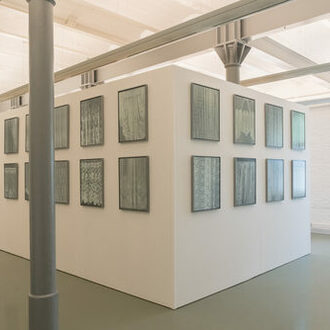 Industriehalle, Ausstellung "48 Burkas" von Hagen Bonifer, 2018