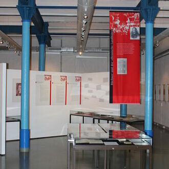 Industriehalle, „Friede den Hütten! Krieg den Palästen! (Büchner), 2013