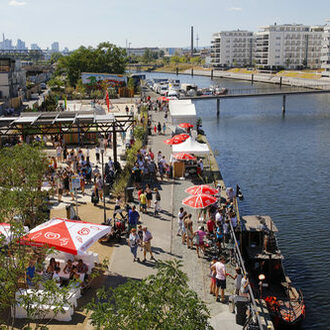 Spielplatzeröffnung mit Sommerfest am Hafenbecken.