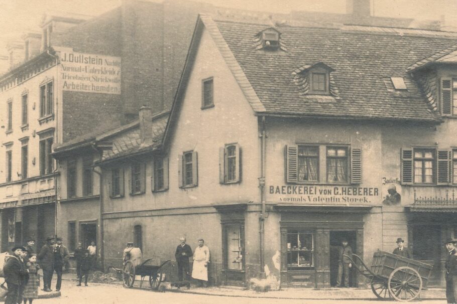 Historisches Bild des Markplatz mit Blick auf die Bäckerei Heberer