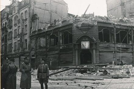 Kriegsschaden in der Frankfurter Straße 1943