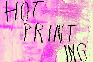 Das Bild zeigt den Schriftzug "Hot Printing" auf pinkem Untergrund.