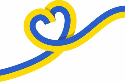 Ukraine - Schleife als Herz mit ukrainischer Flagge.