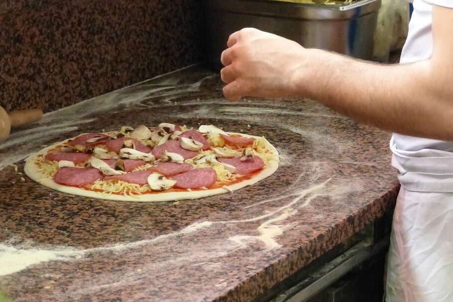 Pizza belegen