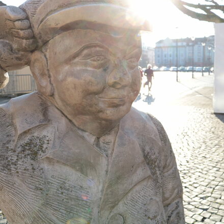 Statue vom Streichholzkarlchen auf dem Wilhelmsplatz in Offenbach