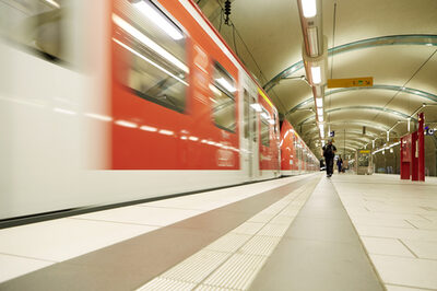 Einfahrende S-Bahn