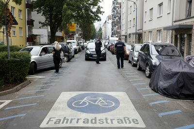 Kontrolle der Fahrrad- und Anlieger Straße