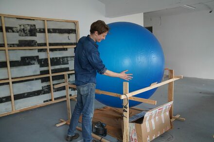 Ein riesiger Ball diente als Negativ-Form für die Kuppeln der Sternwarten.