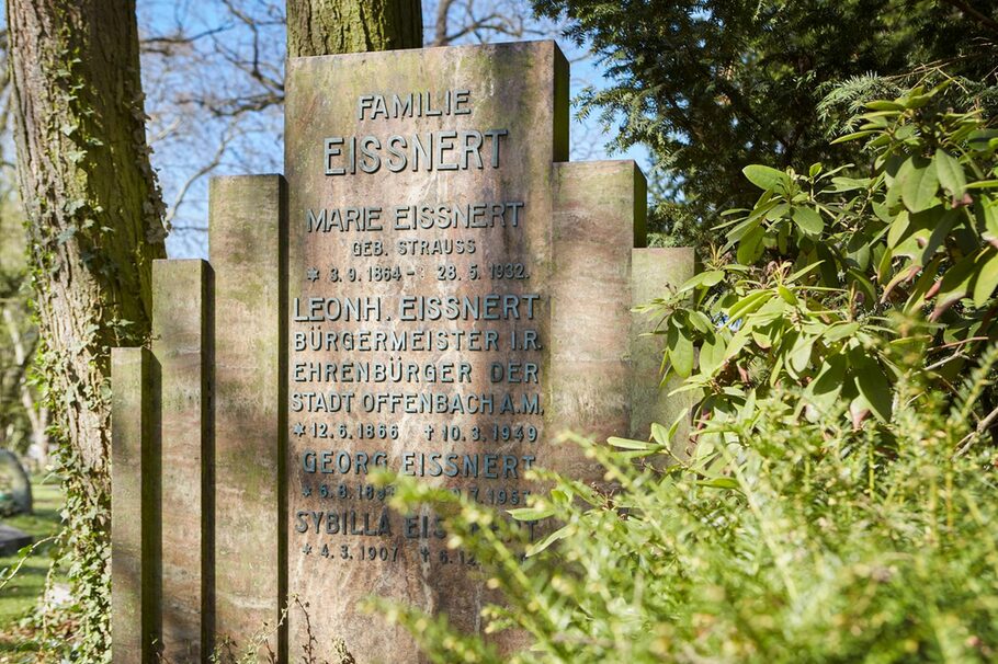 Grabmal Eißnert auf dem Alten Friedhof in Offenbach