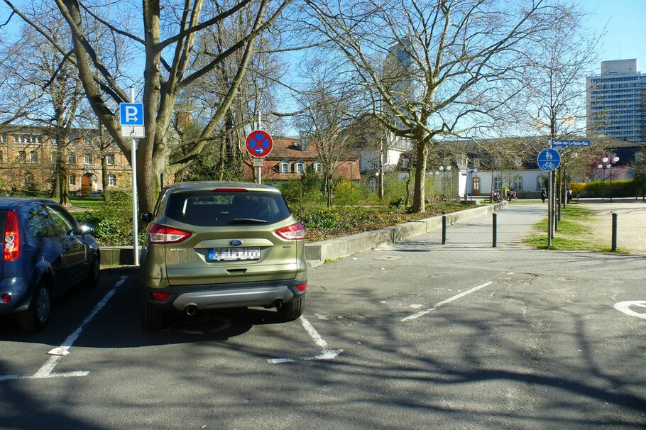 1 Behindertenparkplatz Linsenberg (Lilipark)
