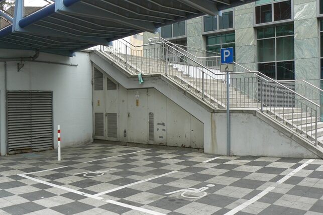 Behindertenparkplätze Berliner Straße 60