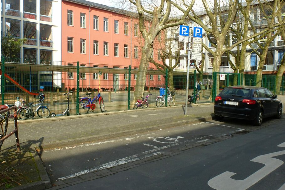Behindertenparkplatz Bleichstraße 8