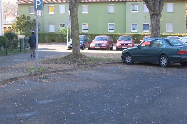 Behindertenparkplatz Brunnenweg 39