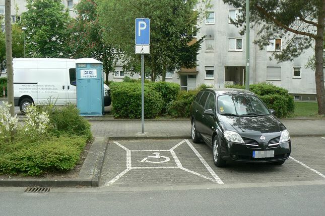 Behindertenparkplatz Buchenweg 37