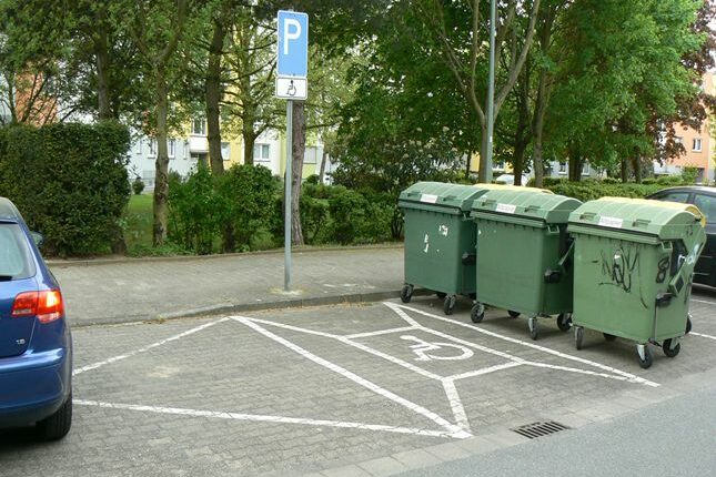 Behindertenparkplatz Buchenweg 33