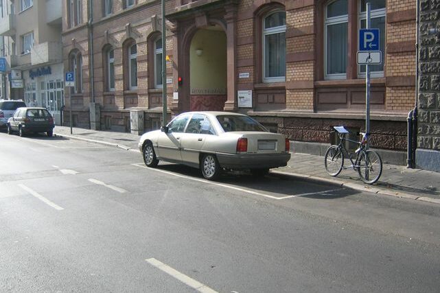 Behindertenparkplätze Kaiserstraße 44
