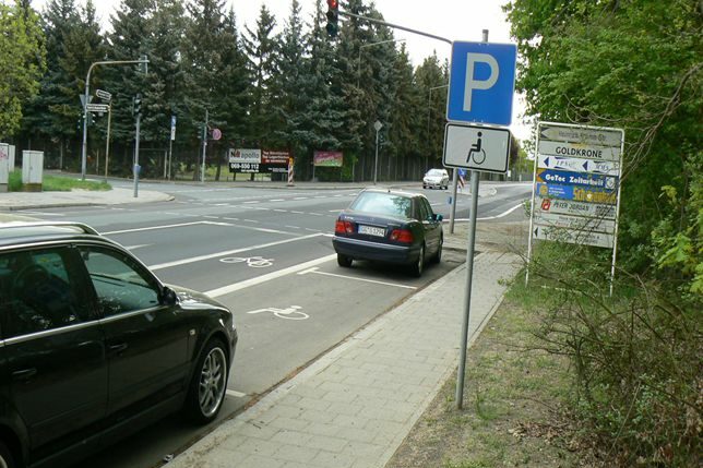 Behindertenparkplätze Seligenstädter Straße